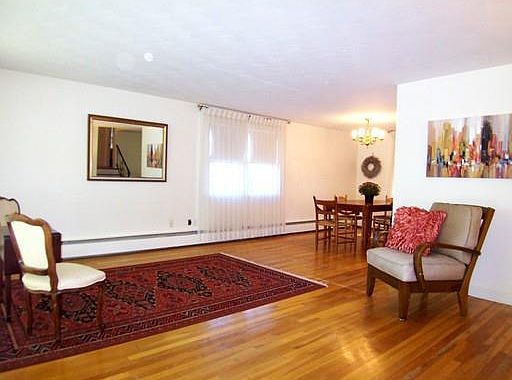 4th image of 10 Paul Ave