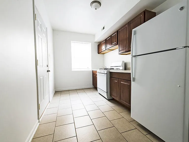 1117 N Lawler Ave — Photo 12