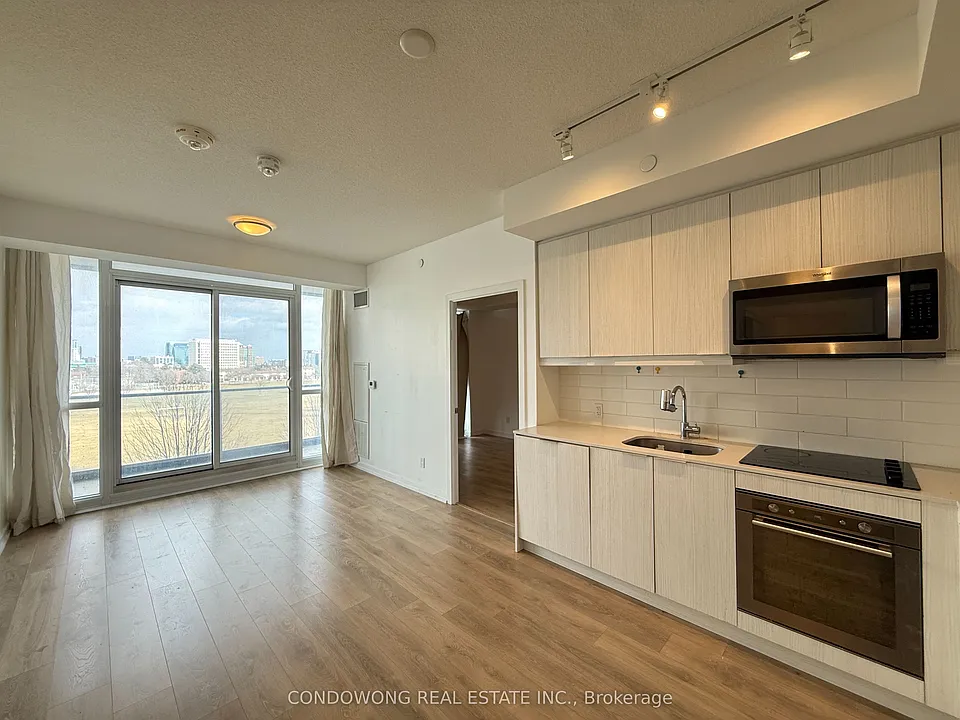 32 Forest Manor Rd #409
