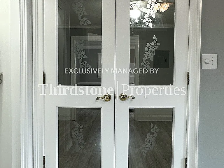 2965 Armstrong St #B — Photo 6