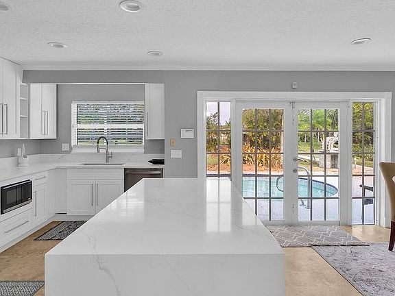 2nd image of 16627 Deer Path Ln