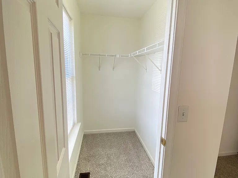 104 Windstone Dr — Photo 15