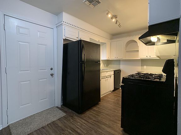 4th image of 3113 NE 15th St