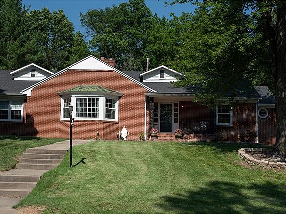 2nd image of 203 Elmwood Dr