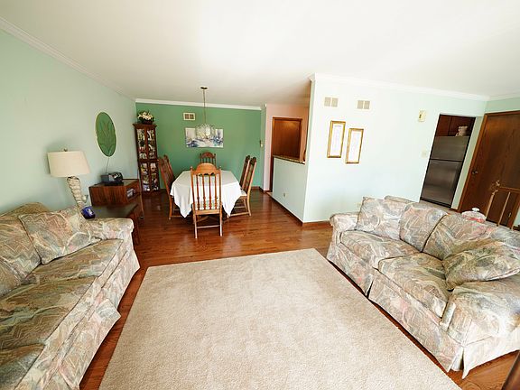 4th image of 7309 Paradise Ln