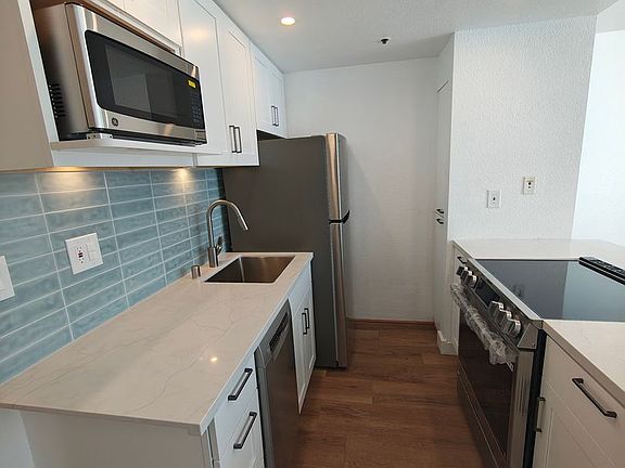 2nd image of 201 Harrison St APT 824