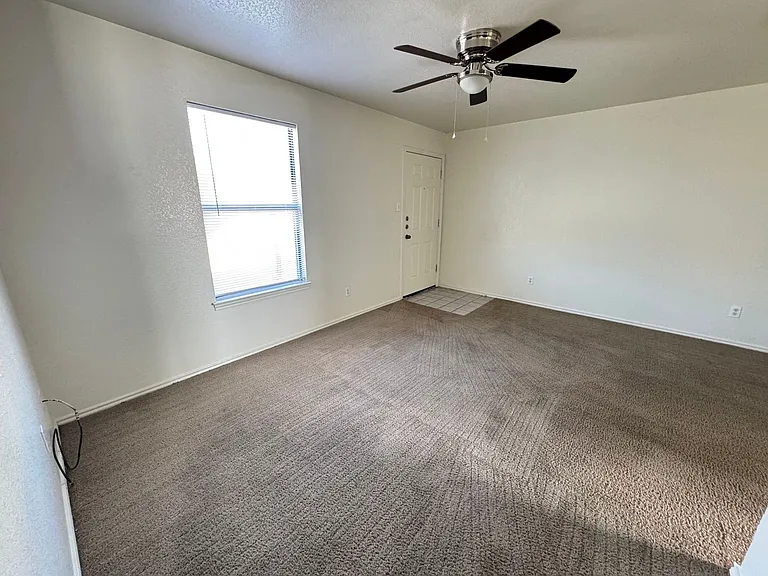1904 Windward Dr — Photo 4