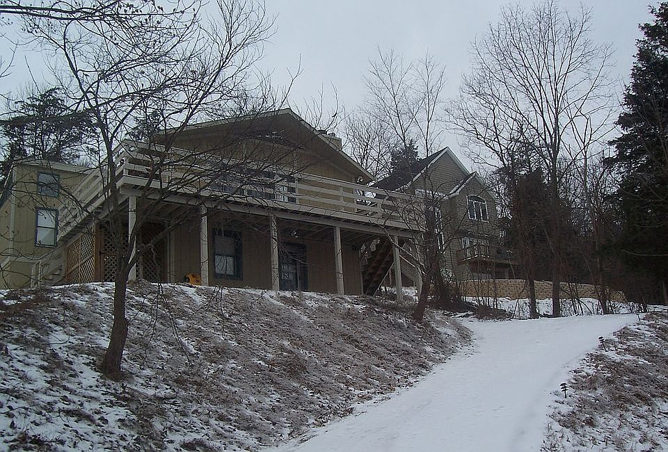 1st image of 221 Magnolia Ct
