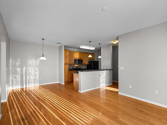 4th image of 42 Kassebaum Ln APT 211