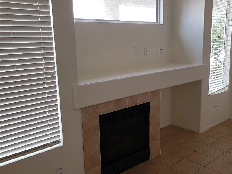 519 Siberia St — Photo 9