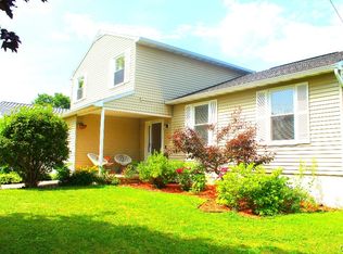 6079 Manlius Townline Rd, East Syracuse, NY 13057