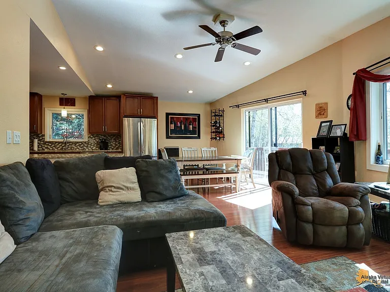 10137 Birch Ln — Photo 11
