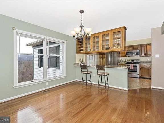 4th image of 2751 Flintridge Dr