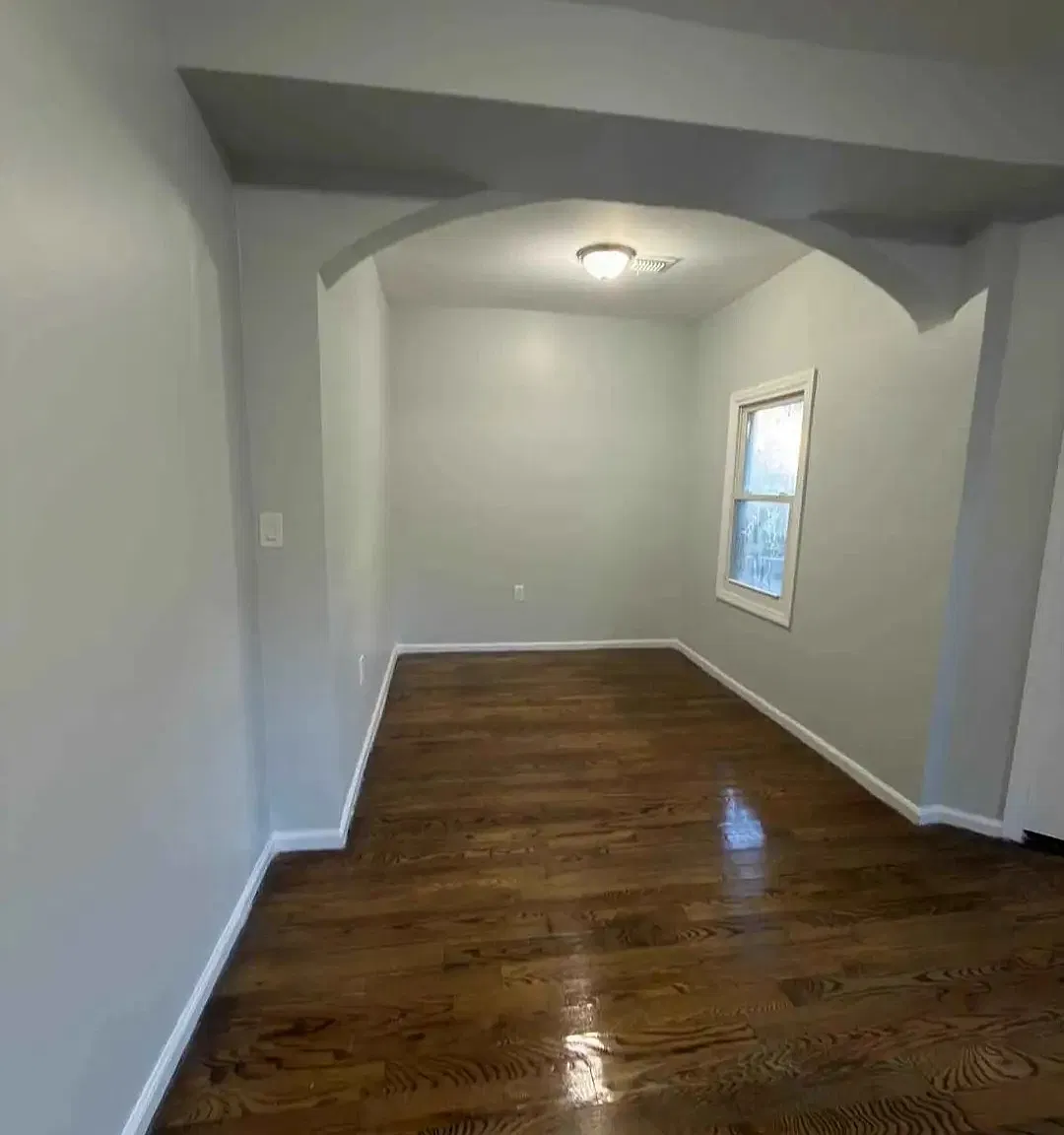 3 bed, 9999 sqft, $2,000 — Photo 1