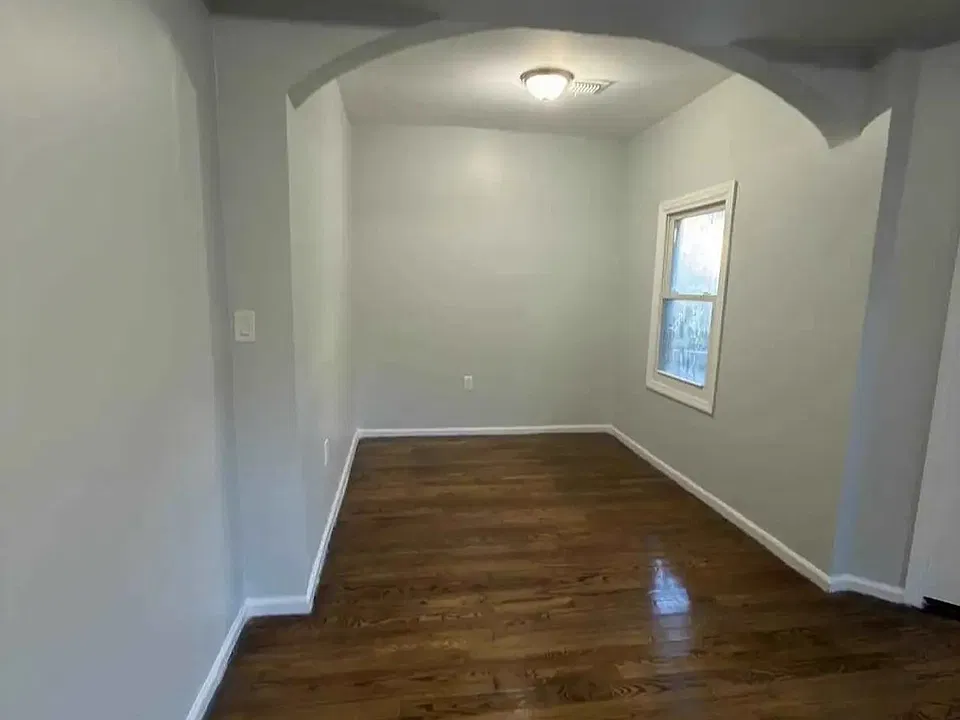 187 Seymour Ave #2