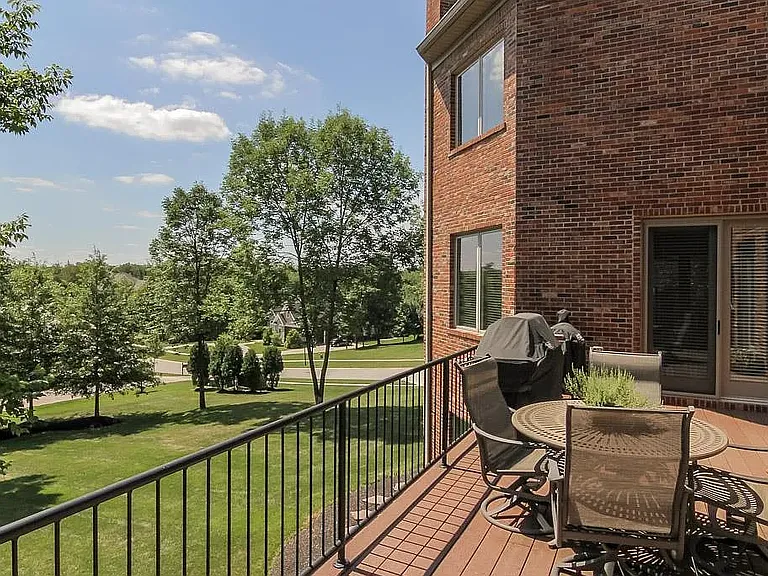 13204 Longwood Ln — Photo 48