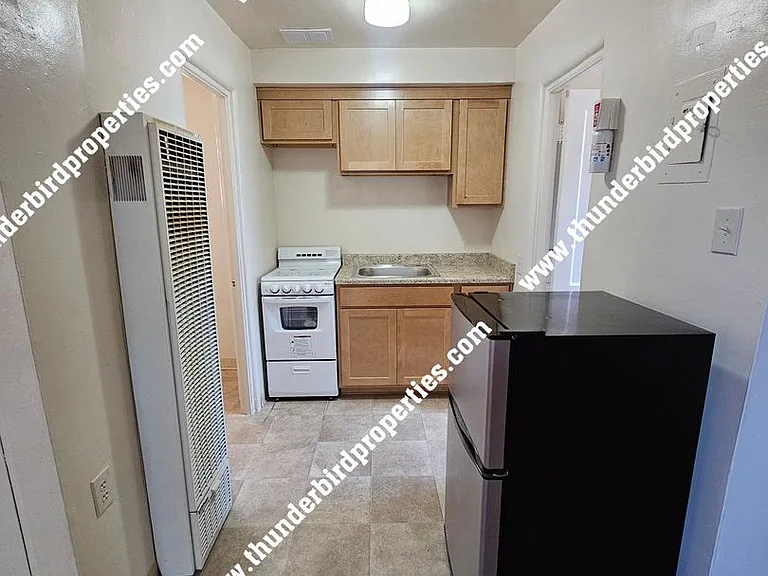 412 10th St SW — Photo 2