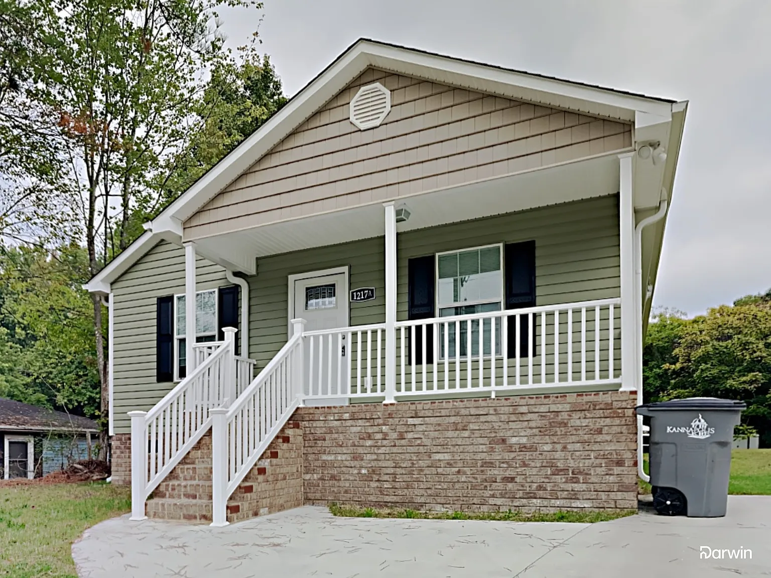 3 bed, 2.0 bath, 1242 sqft, $1,645 — Photo 1