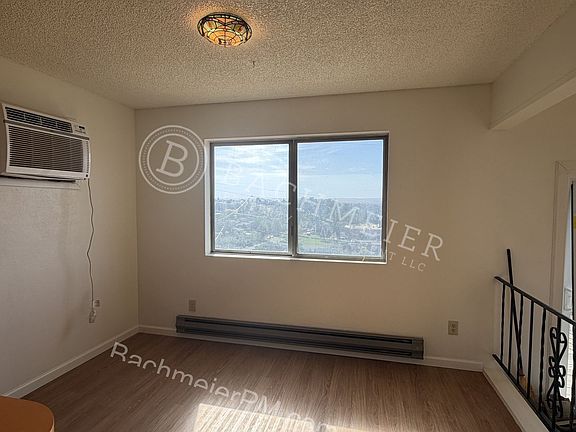 2nd image of 707 SE 6th St