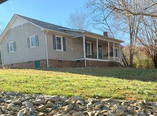 332 Trogdon Pond Rd, Asheboro, NC 27203