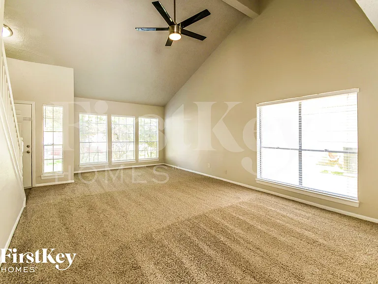 1219 Catskill Dr — Photo 5