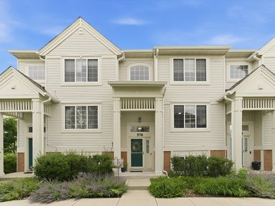 576 S Rosehall Ln, Round Lake, IL, 60073