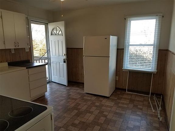 4th image of 1319 Thornton St