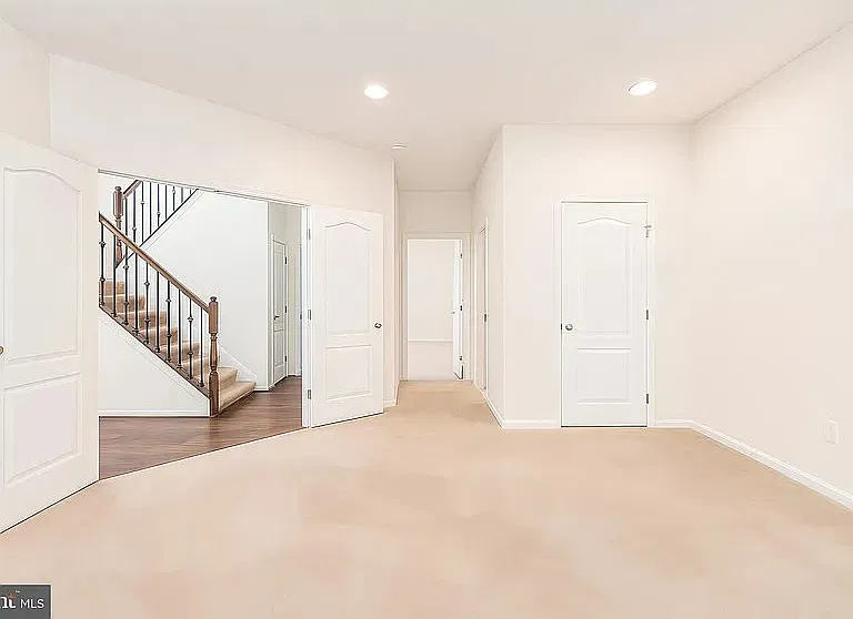 Luxurious 5 Bed Townhouse in Lansdowne/Leesburg | 3.5 Baths | Chicacoan Creek Sq | $4000/mo — Photo 4