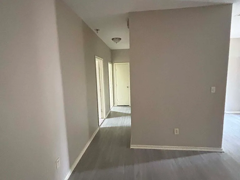 2426 Kahn St — Photo 5