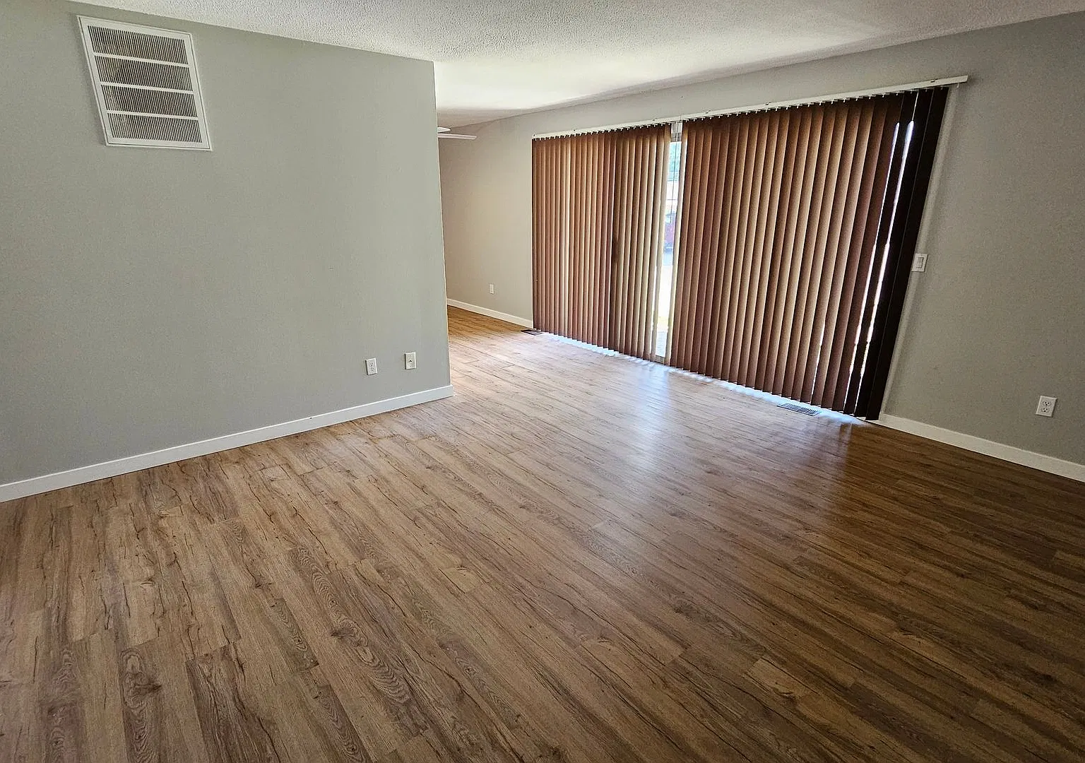374 Ranchwood Apts — Photo 2