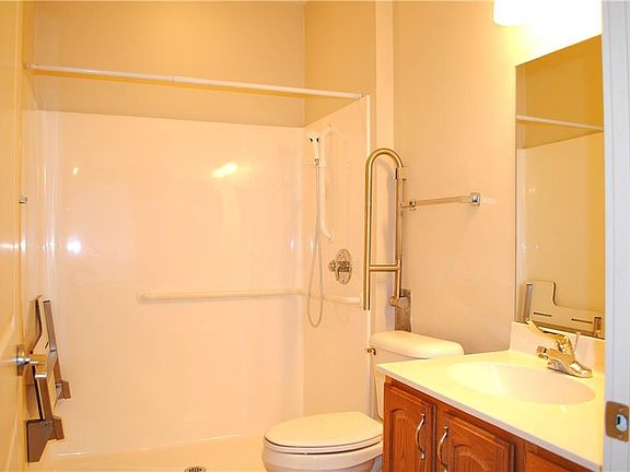 5th image of 1 Highlands Crossing Dr APT 108