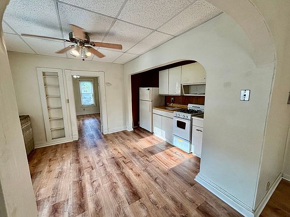 4th image of 1017 Laramie St APT 2