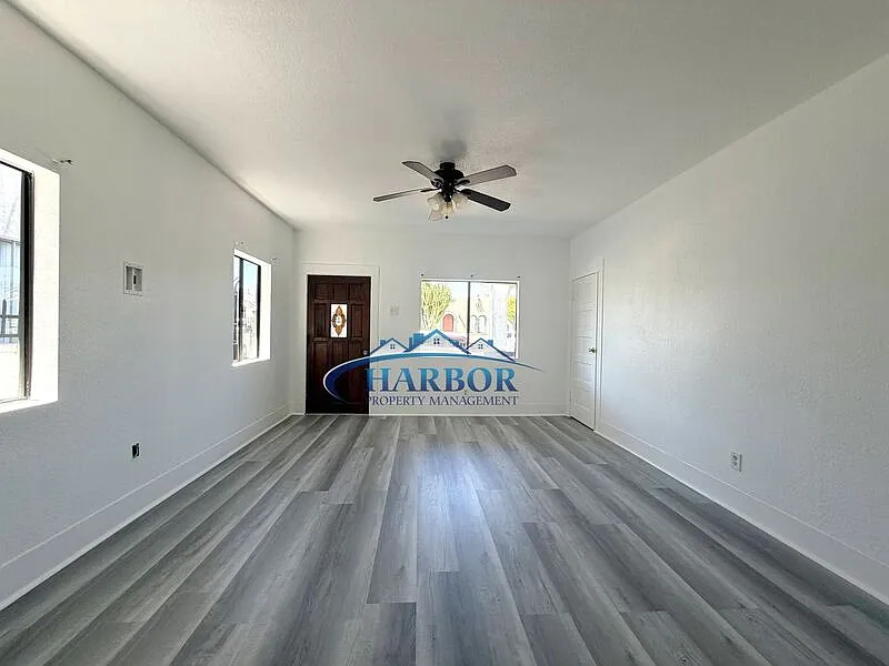 2 bed, 1.0 bath, $2,500 — Photo 2
