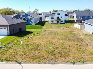 621 Pine Ave, Norwalk, IA 50211