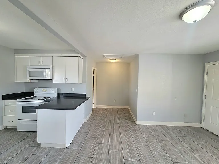 224 N 13th St — Photo 1
