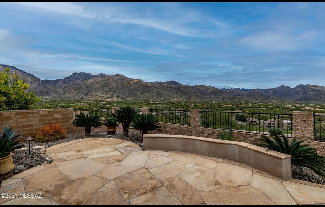 3 bed, 2093 sqft, $4,000 — Photo 1