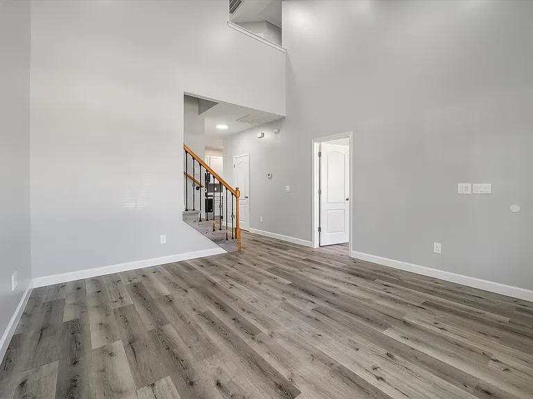 112 Black River Dr — Photo 5