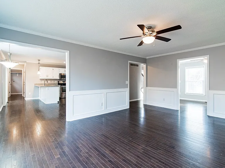 15704 Outlook St — Photo 11