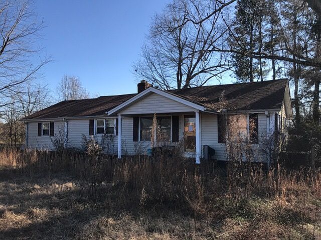 2nd image of 216 Roper Rd