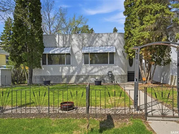 721 H AVENUE S, Saskatoon, SK S7M 1X2
