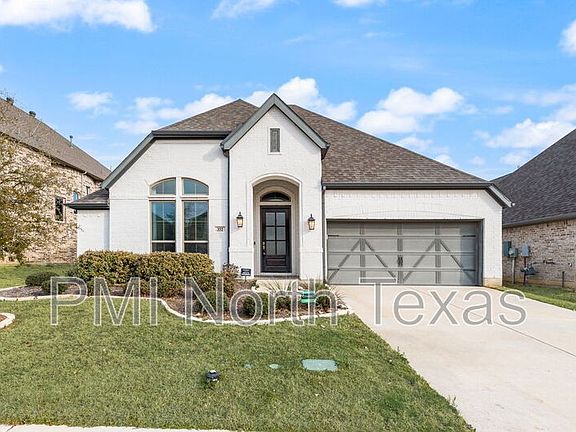 3rd image of 332 Oak Hollow Way
