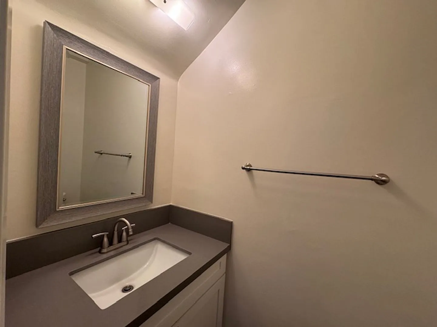 Alamitos Beach Apartment — Photo 4