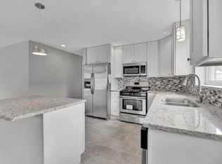 9517 S Forest Ave, Chicago, IL 60628