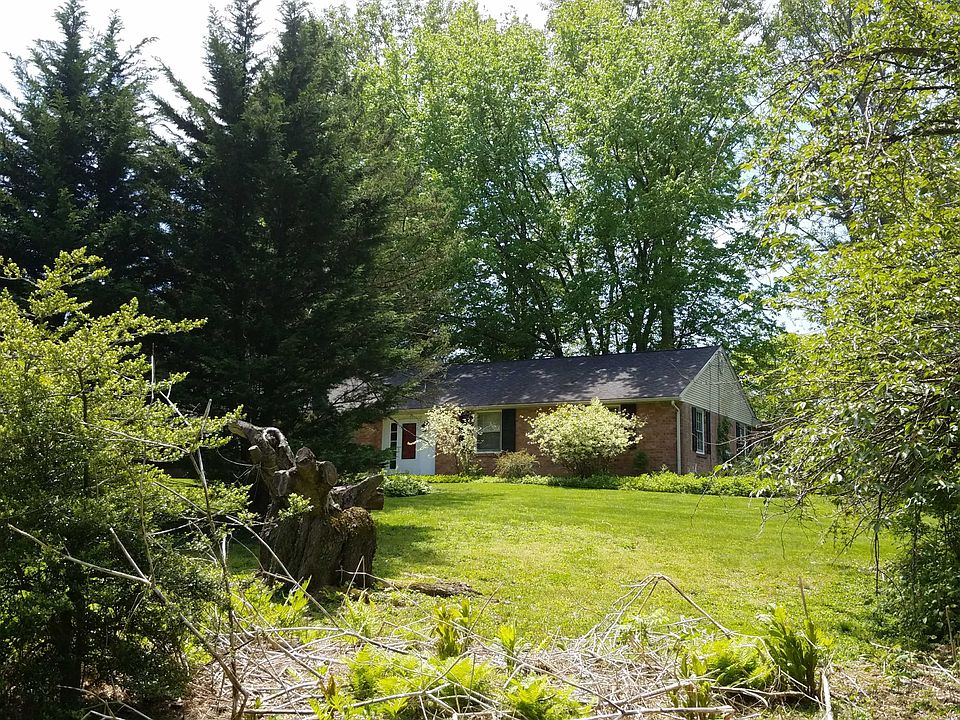 2nd image of 101 Wedgewood Dr