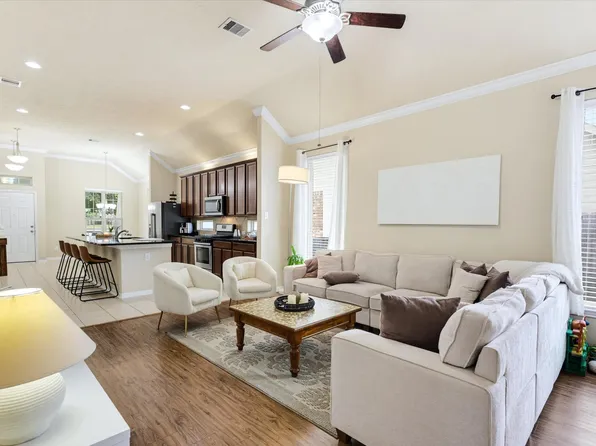 3814 Raintree Village Dr, Katy, TX 77449