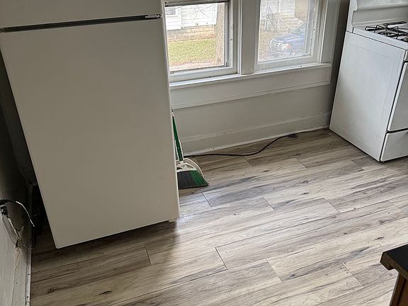 4th image of 2200 S Walnut St #3