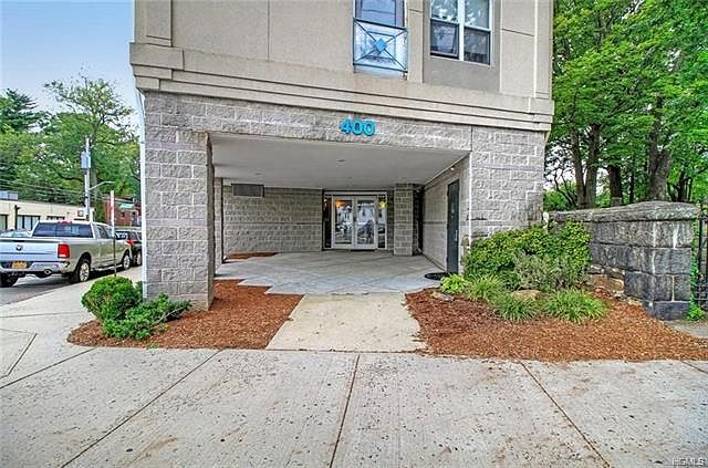 1st image of 400 Mount Pleasant Ave