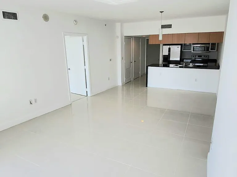 1750 N Bayshore Dr #2010 — Photo 8