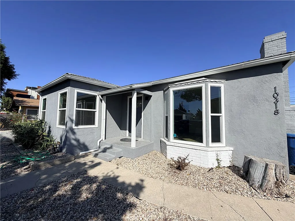 3 bed, 1350 sqft, $3,800 — Photo 1