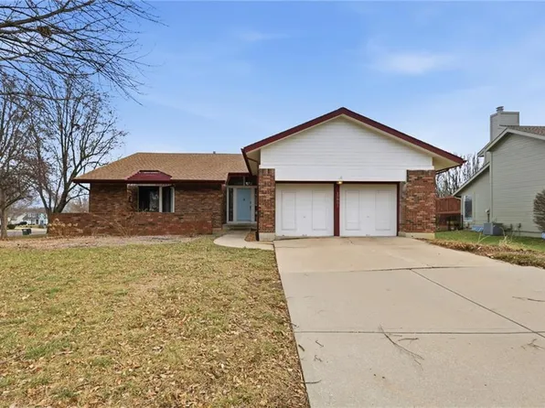 15801 Dearborn St, Overland Park, KS 66223